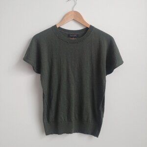 Banana Republic 100% merino wool olive green short sleeve sweater top Small